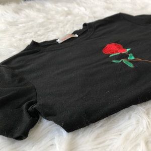 Rose t shirt black with red rose
